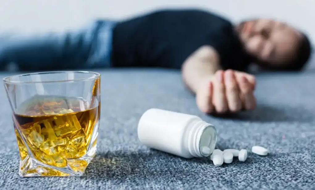 为什么使用双效片后,最好都不要喝酒?